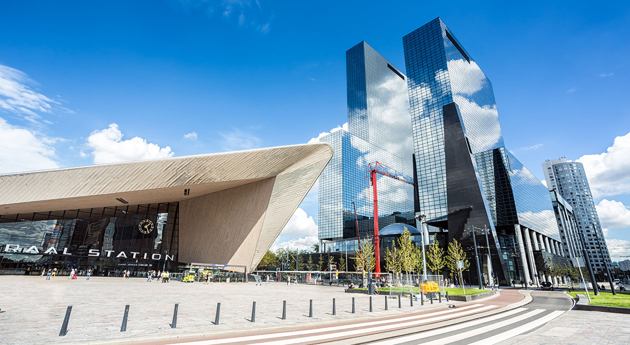 Kantoren, woningen en winkels bij Centraal Station in Rotterdam