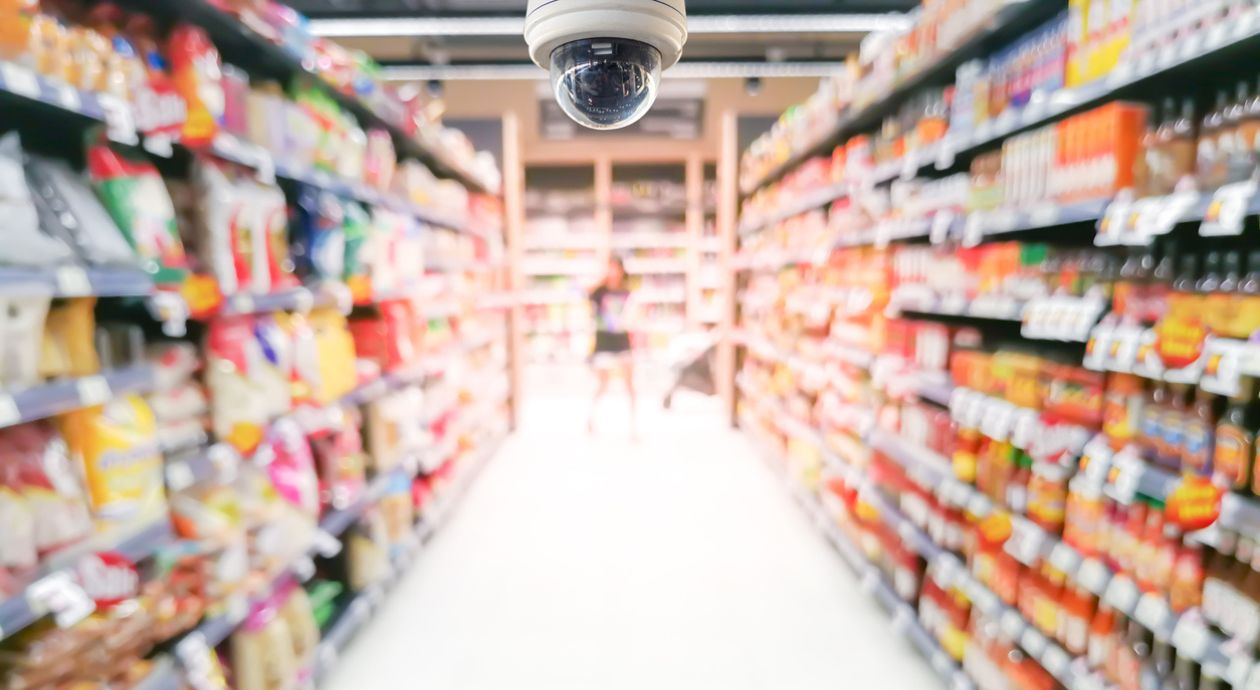 Supermarkten zetten AI in tegen winkeldiefstal