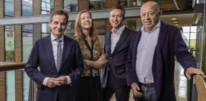 Partners Jeppe de Boer, Madelon van der Tol en Ronald Jansen met oprichter Huib Boissevain.